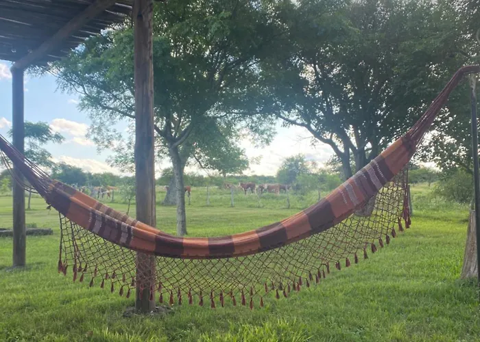 Estancia La Choza - Yellow Cardinal Lodge